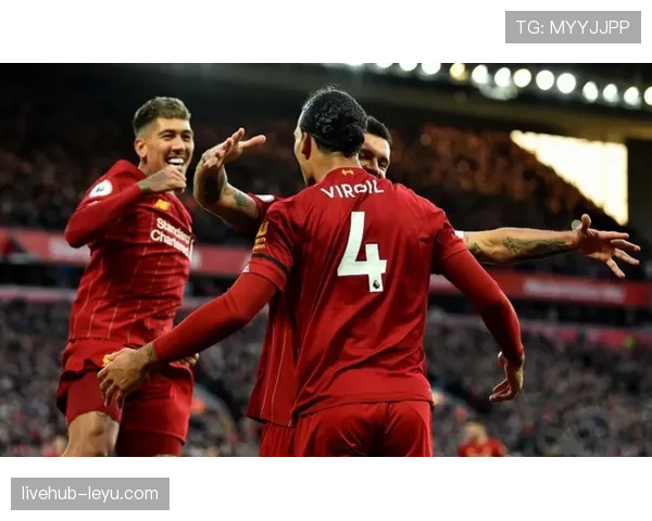 汤姆·凯尼表现稳健，助球队强势冲击英超冠军