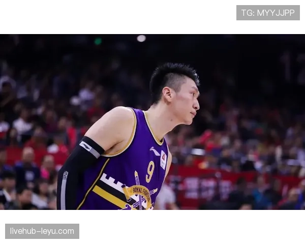 孙悦案场身价飙升,穿得像隔壁理发店大哥,反差笑喷了! 孙悦案场身价飙升,穿得像隔壁理发店大哥,反差笑喷了!