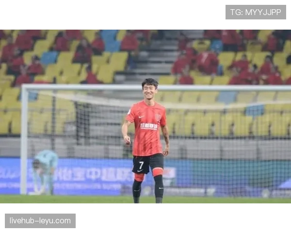 韦世豪私生活比赛场更会出镜，看到那阵仗我差点以为刷到明星日常